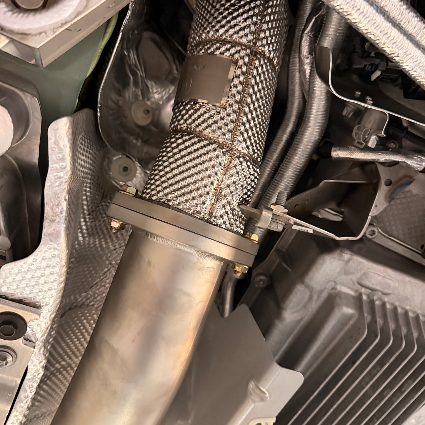 BMW G99 G90 M5 Second Downpipes - Hybrid Innovations