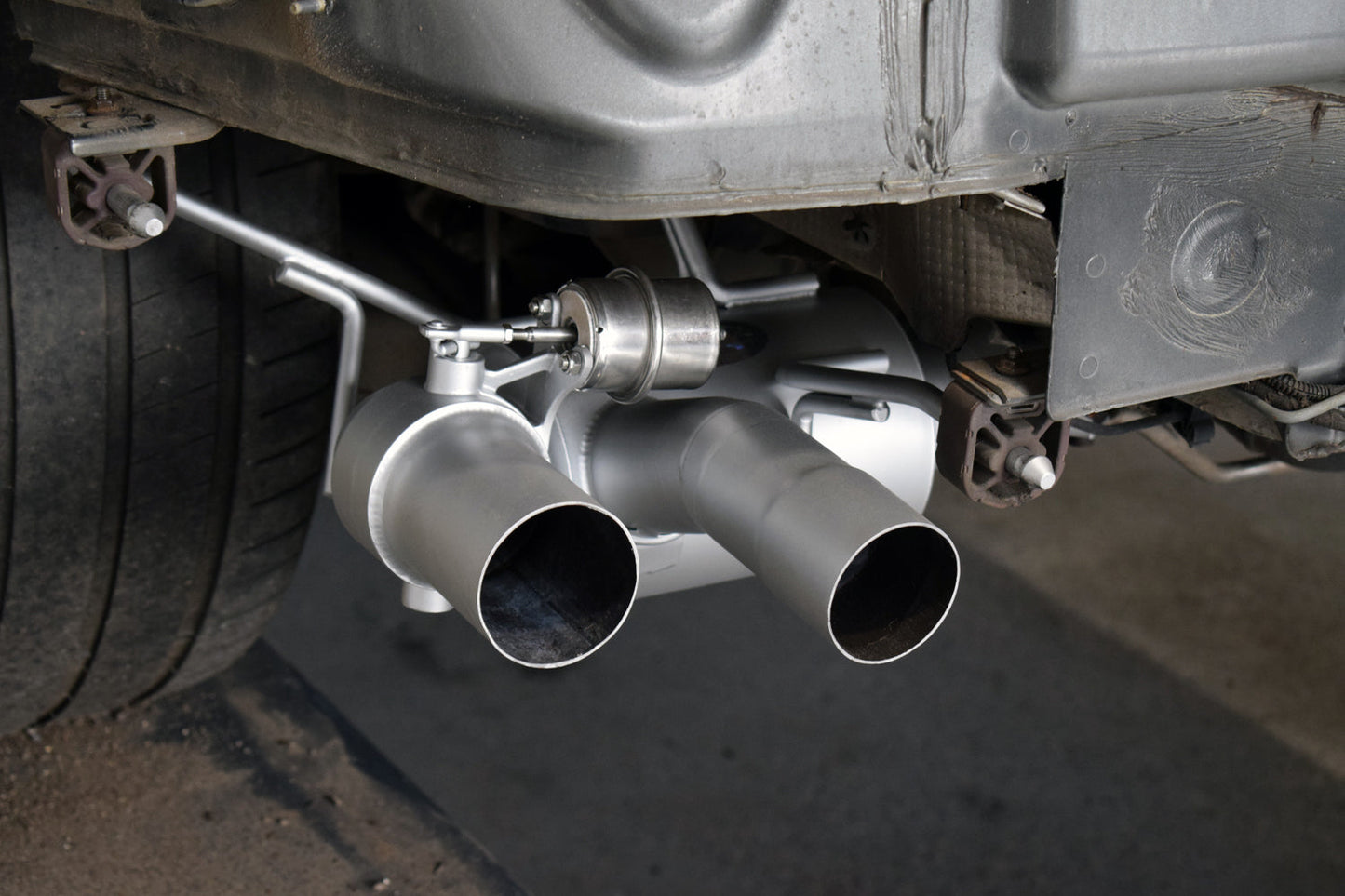 QuickSilver Ferrari F12 Berlinetta Titanium Sport System w/ Valves