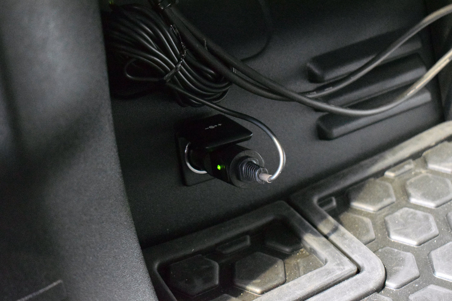 QuickSilver Land Rover Defender P300 & P400e 110 Sport System w/ Sound Architect