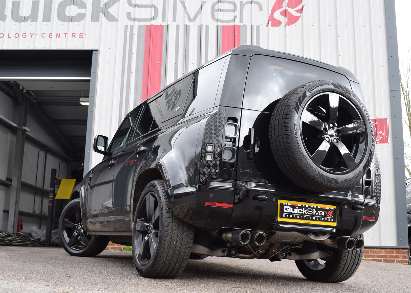 QuickSilver Land Rover Defender P525 V8 110 Sport System w/ Sound Architect